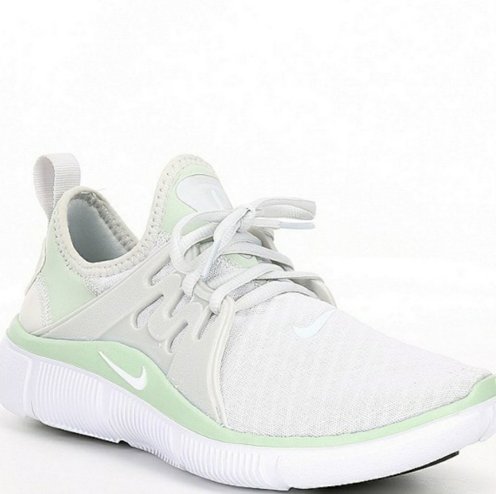 NIKE Women Alcame Sneakers
